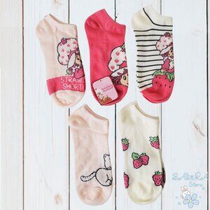5 PACK NWT STRAWBERRY SHORTCAKE CUTE WOMEN'S NO SHOW SOCKS 9-11 SHOE SIZE 4-10